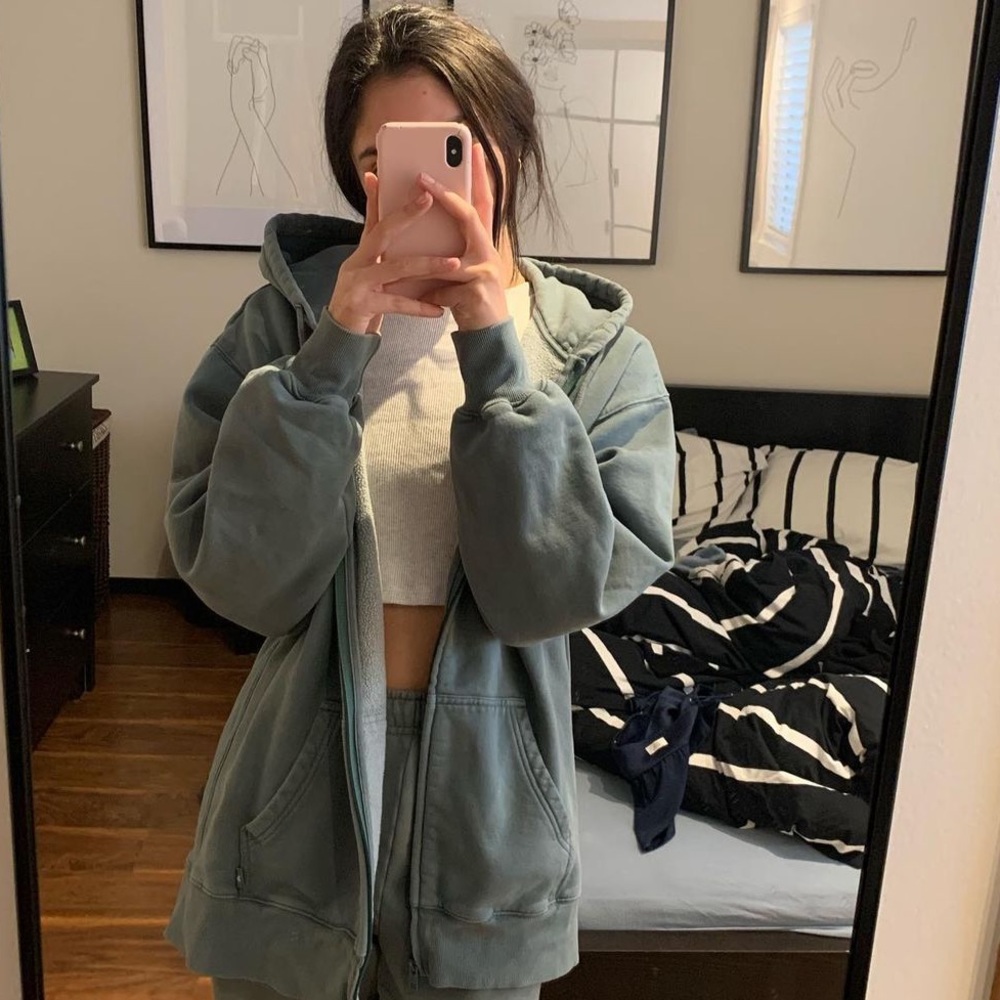 COPY - Aritzia TNA Cozy Zip-Up Fleece
